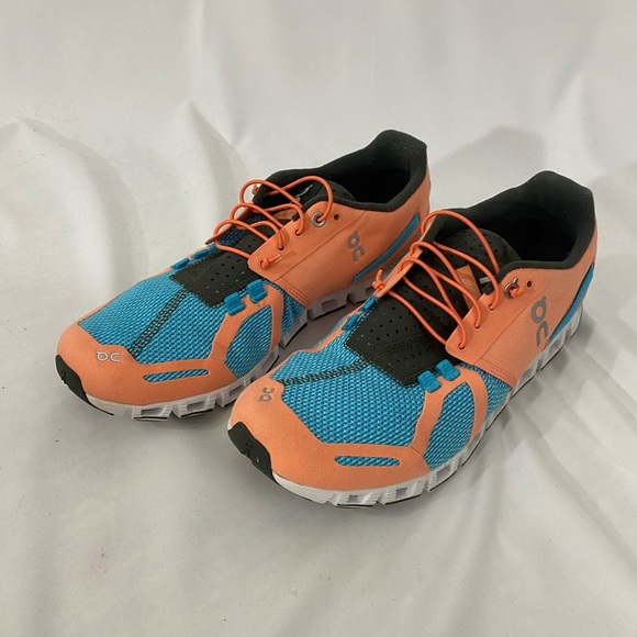 On Running Shoes - ON Cloud Womens Cloud Running Shoes Size 10M